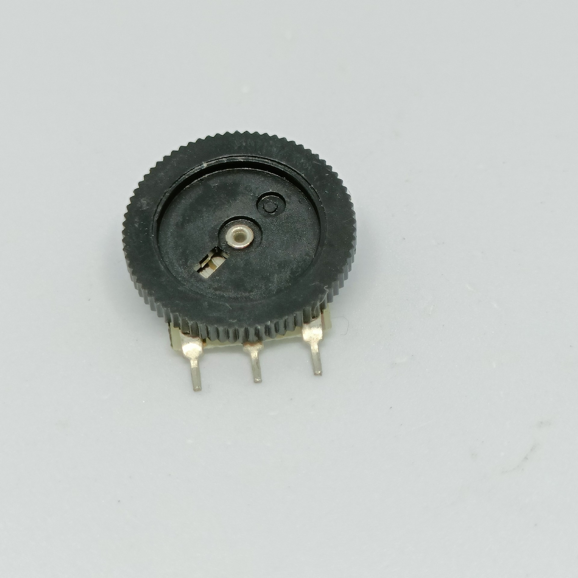 厂家直供单联直脚拔盘电位器 14*1 14*2  16*1 16*2  耳机电位器