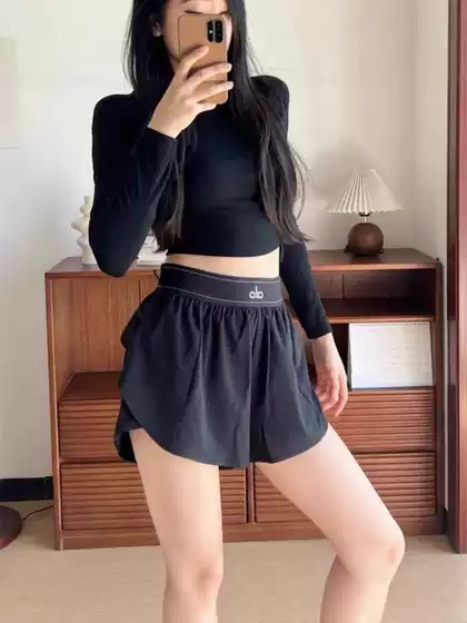 In-Stock Alo Naked-Feel Breathable High-Waisted Butt-Lifting Yoga Fitness Shorts Outdoor Running Anti-Exposure Sports Shorts for Women