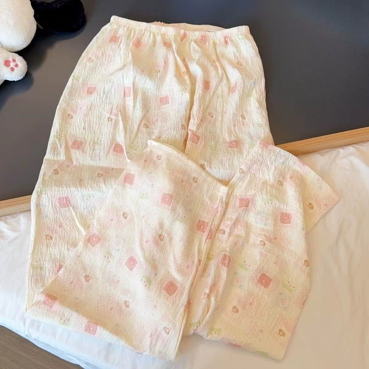 Long thin demi-season leisure trousers, loose fit, elastic waist, cute prints