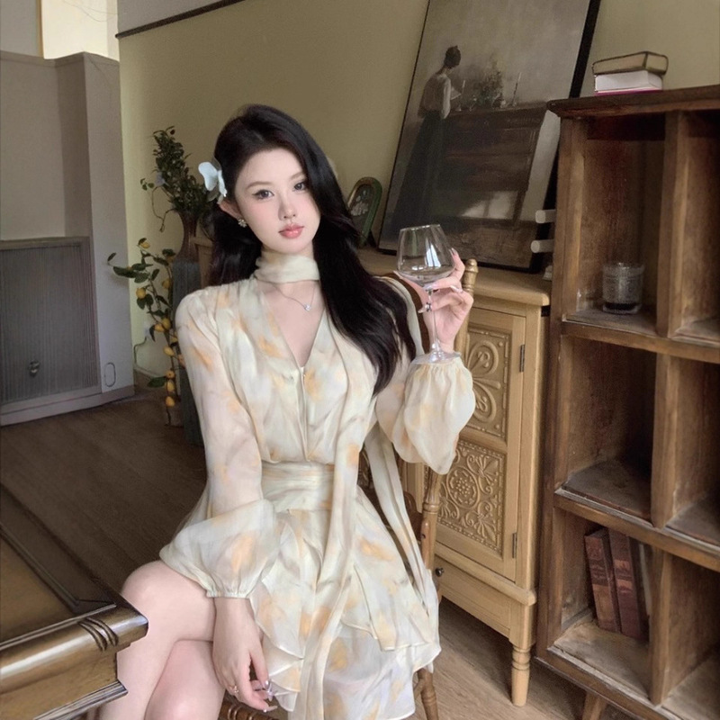 茶歇法式连衣裙长袖v领泡泡袖网纱花色碎花裙气质收腰仙女裙短裙|undefined