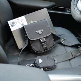 P拉达男女同款时尚迷你手机单肩包尼龙布零钱包斜挎背包图片实拍