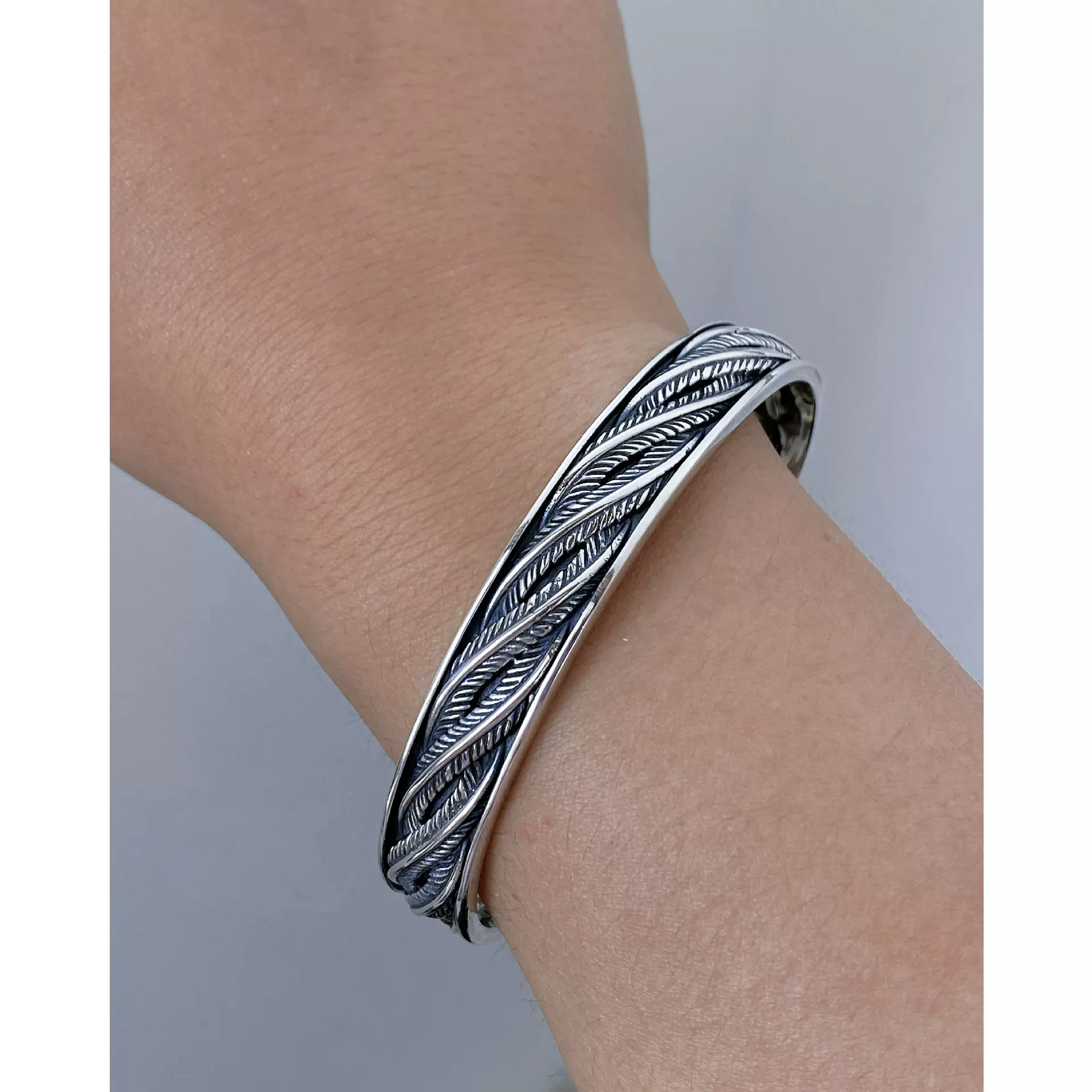 小众设计感复古羽毛缠绕花纹手镯女百搭简约朋克个性开口手镯手饰