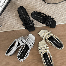 �߼���С���OӋ��Ƥ��ɫ�ް���߅����ЬŮ�⴩һ����¶ֺƽ�כ�Ь