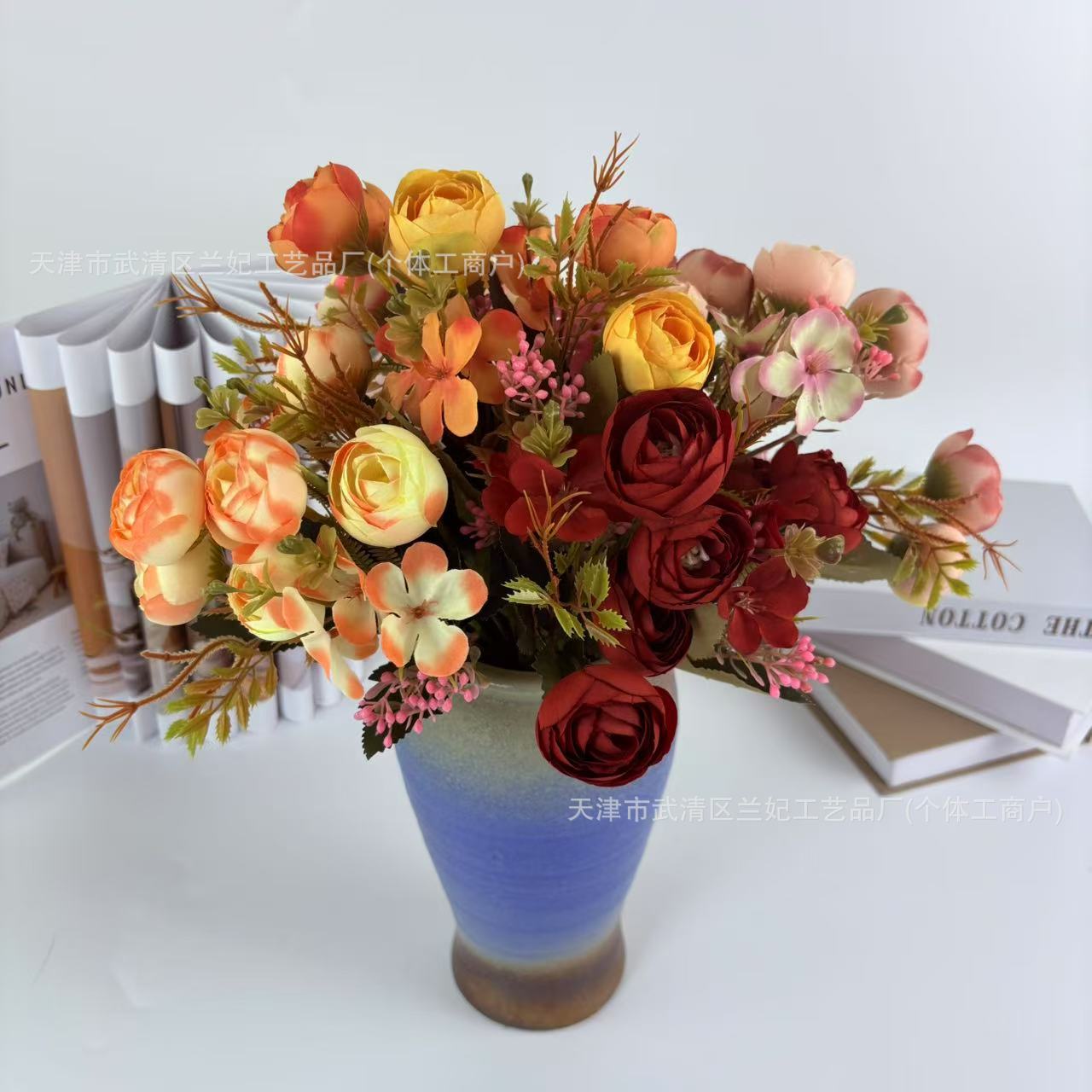 Simulación de colores otoñales, capullos de té, rosas de té, flores pequeñas, flores falsas, decoración del hogar, colocación del hotel, decoración del proyecto, boda transfronteriza