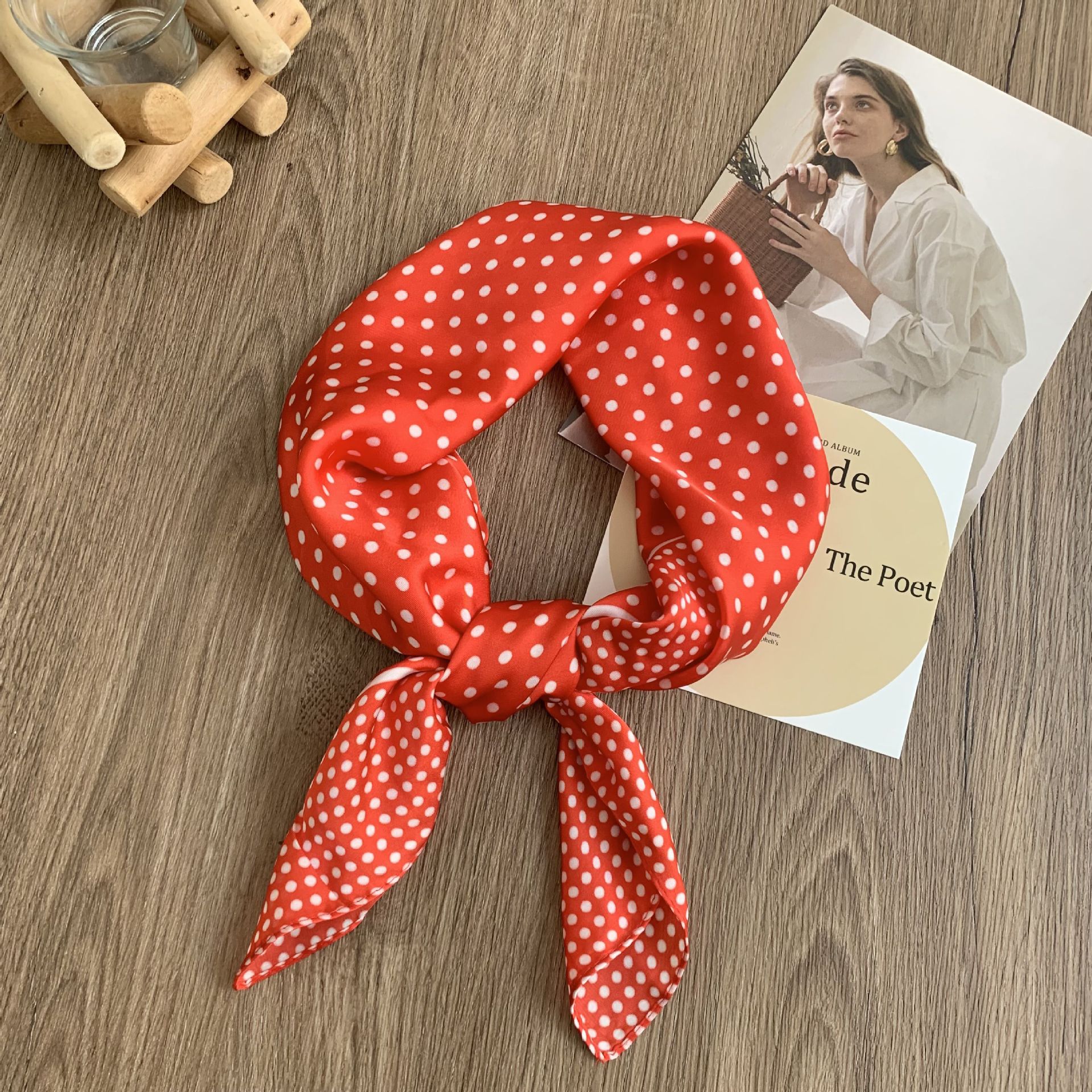 70*70 lunares pequeño pañuelo cuadrado femenino primavera y verano nuevo estilo coreano todo-fósforo protector solar protección del cuello bufanda bolso de moda pañuelo pañuelo de seda