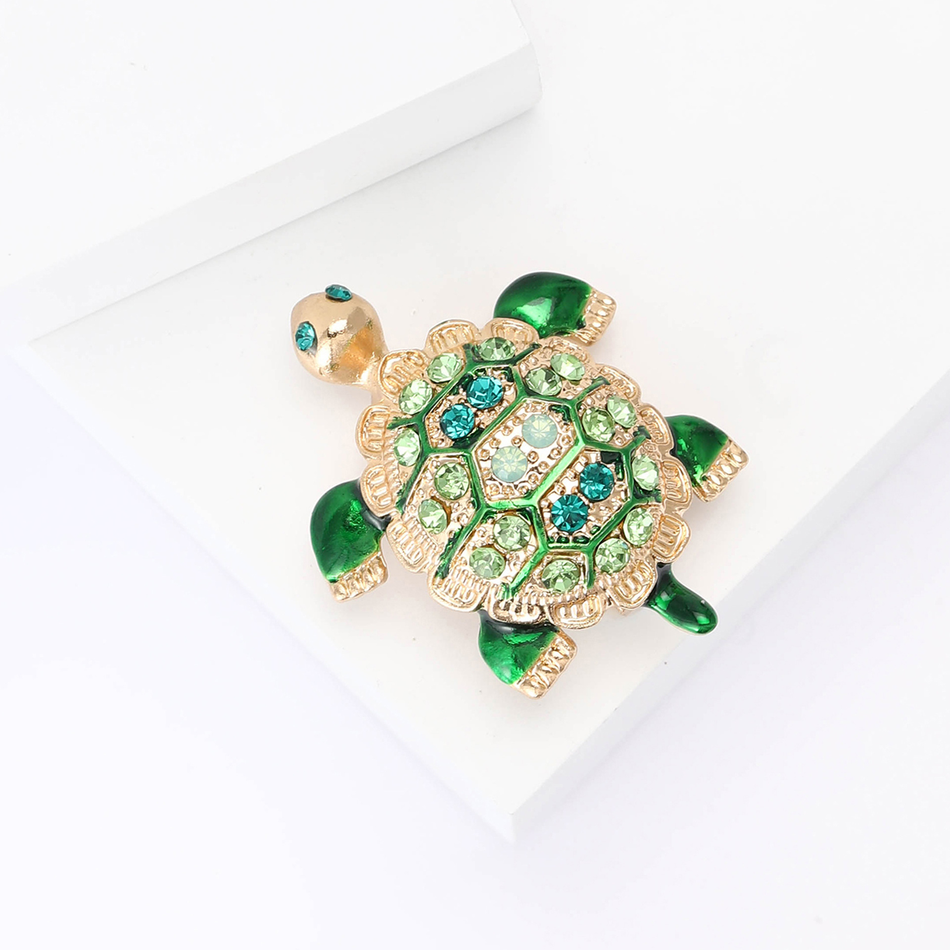 Women's Gender Cute Retro Pin Tortoise Alloy Rhinestones Women's Brooches