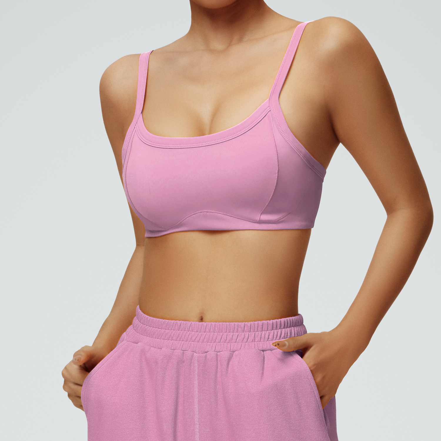 Europa y América desnudos transfronterizos ropa interior deportiva vestida en el exterior para reunir la espalda hermosa bra de yoga para mujeres a prueba de choques bra de fitness integrado