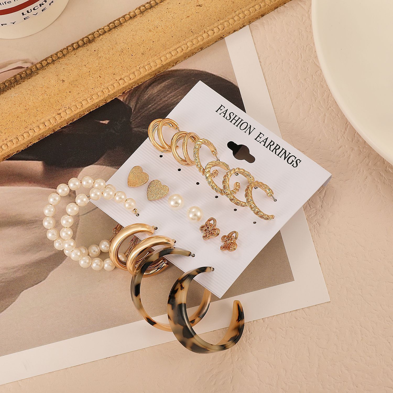 Simple Style Geometric Alloy Resin Inlay Artificial Pearls Rhinestones Womenu0027S Hoop Earrings 1 S