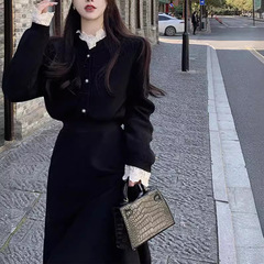 黒いレースのセーターのカーディガンの女性の秋冬のヘボン風のスーツのワンピースの高腰のニットの半身のスカートの2つのセット