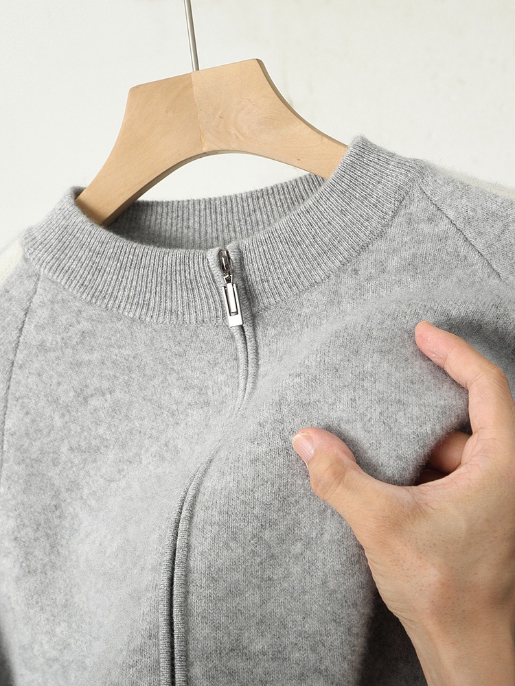 Demi-season woolen cardigan