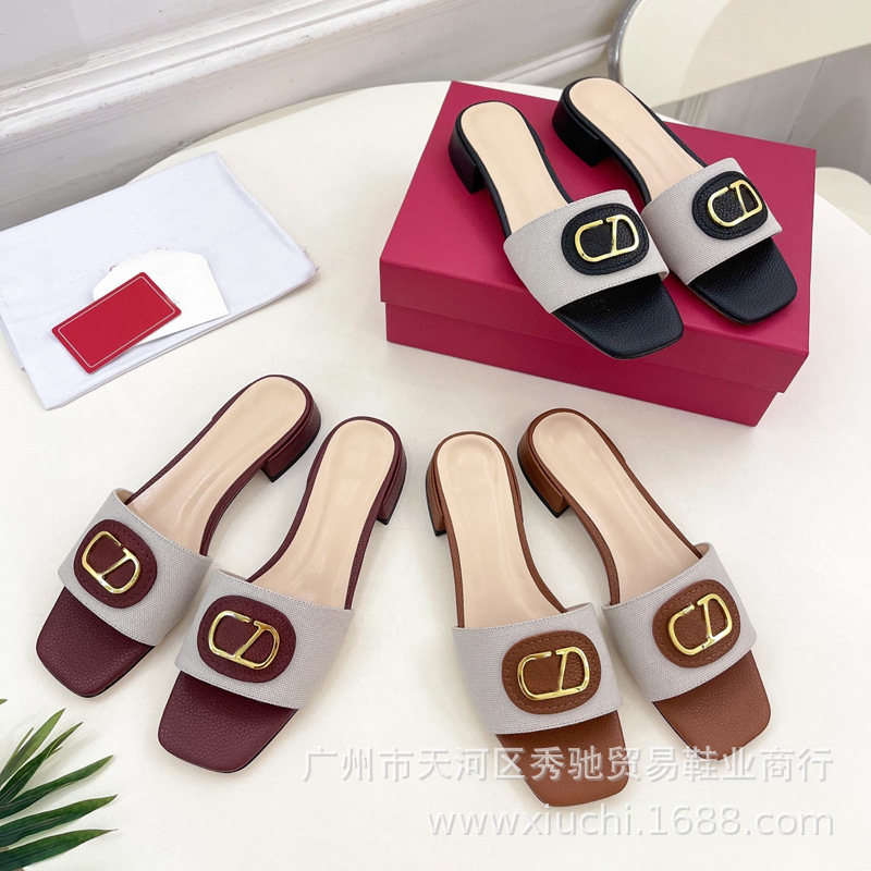 High Version 2025V Home Low-Heeled Square-Toe Open-Toe Slippers Classic V-Buckle Women's Slippers Genuine Leather Outer Wear Women's Slippers