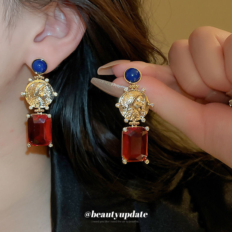 Pendientes de amor con goteo de aceite rojo con aguja de plata, botones de oreja de temperamento de moda de nicho, pendientes simples y de alta gama de estilo de Hong Kong