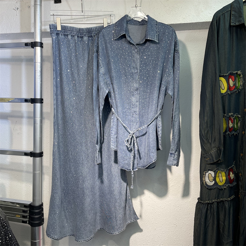 Oʻzbek denim ko'taklari ayol bog'langan bel bilan jildam ustiga + elastik bel yarim etagi