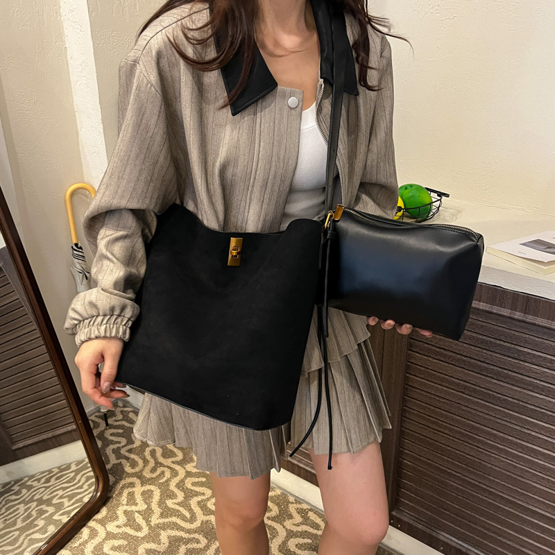 Autumn/Winter Bucket Bag Retro Suede Large Capacity Tote Bag For Women 2026 New Arrival Versatile Shoulder Crossbody Bag Set - Thumbnail 3