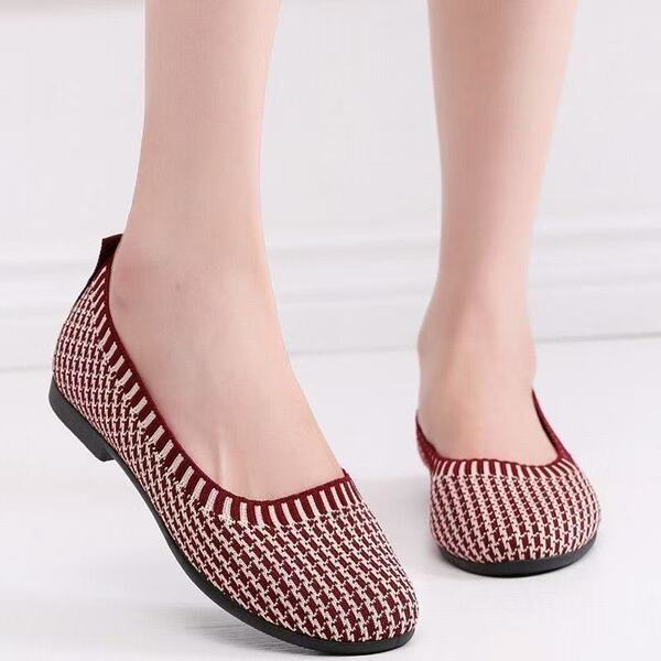 New Style Fly-Knit Women's Shoes, Old Beijing Cloth Shoes, Lightweight and Breathable Slip-On Mom Shoes, Soft-Soled Casual Shoes, Women's Shoes