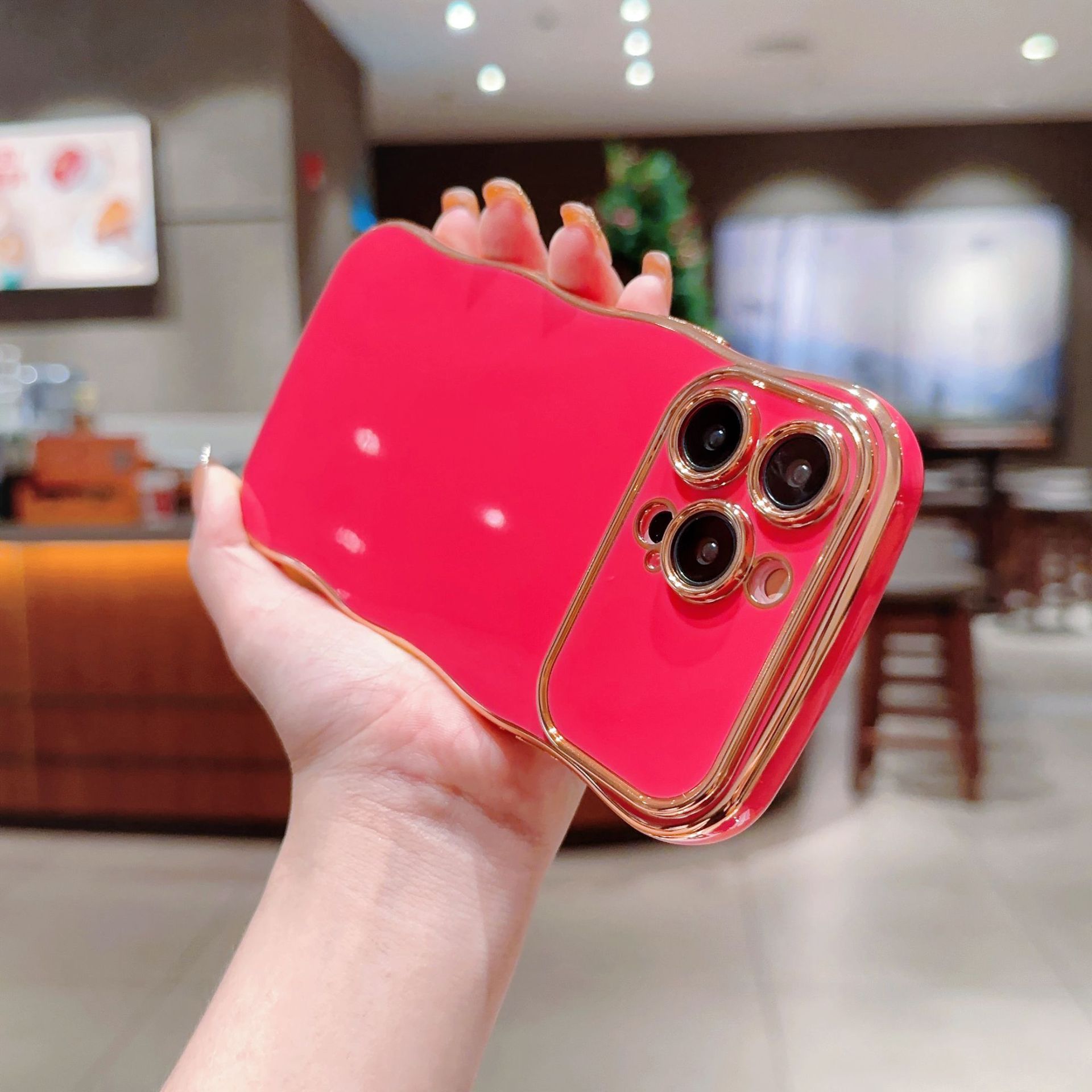 Funda para iPhone 17 Pro Max con galvanoplastia ondulada y ventana grande, funda suave de color sólido para Apple 14/15/16.