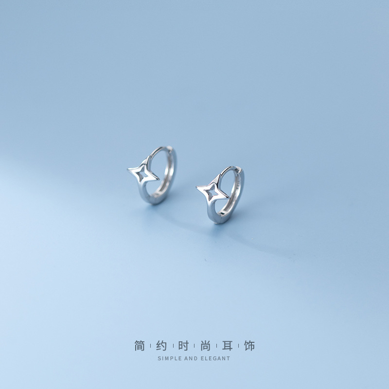 Eloch s925 botón de orejas de plata dulce japonés hueco estrella de cuatro cuadrados personalidad joyería de orejas de moda G9837