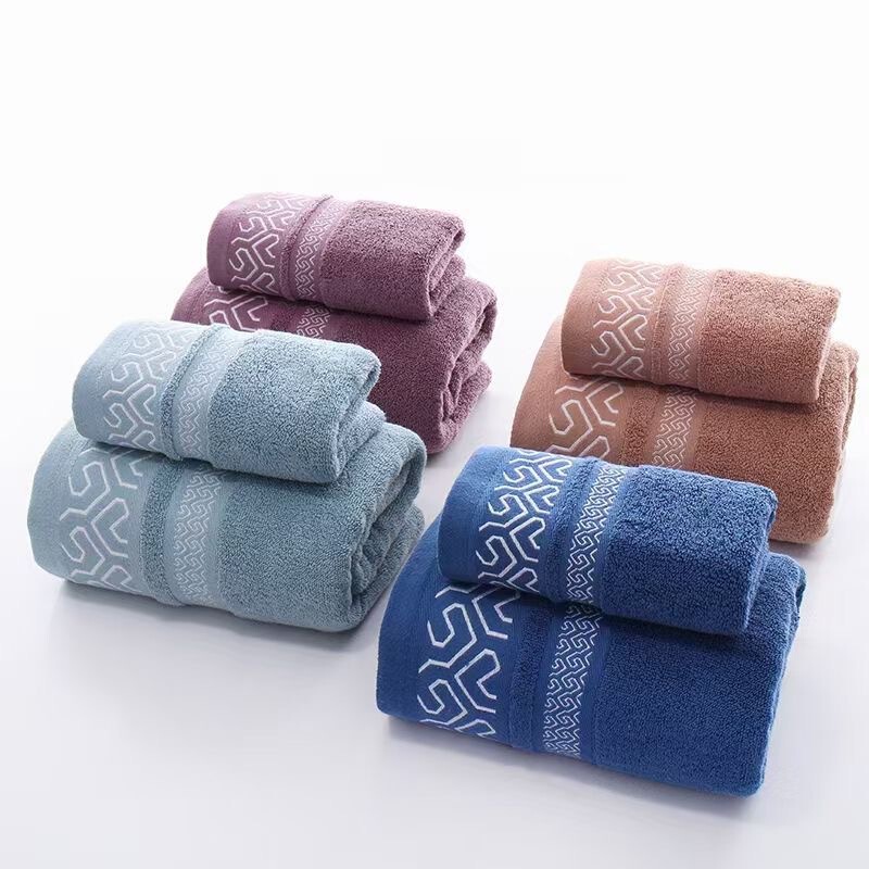 Hebei factory wholesale new geometric dark gold leaf kapok side limit shares 14 adult large bath towel