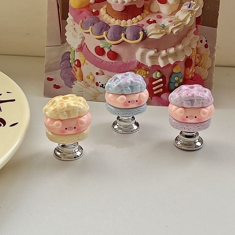 かわいいパイナップルのブタのブタの便器は圧力器の爪の専用の補助の神器のボタンの通用の防水の水槽を押します。|undefined