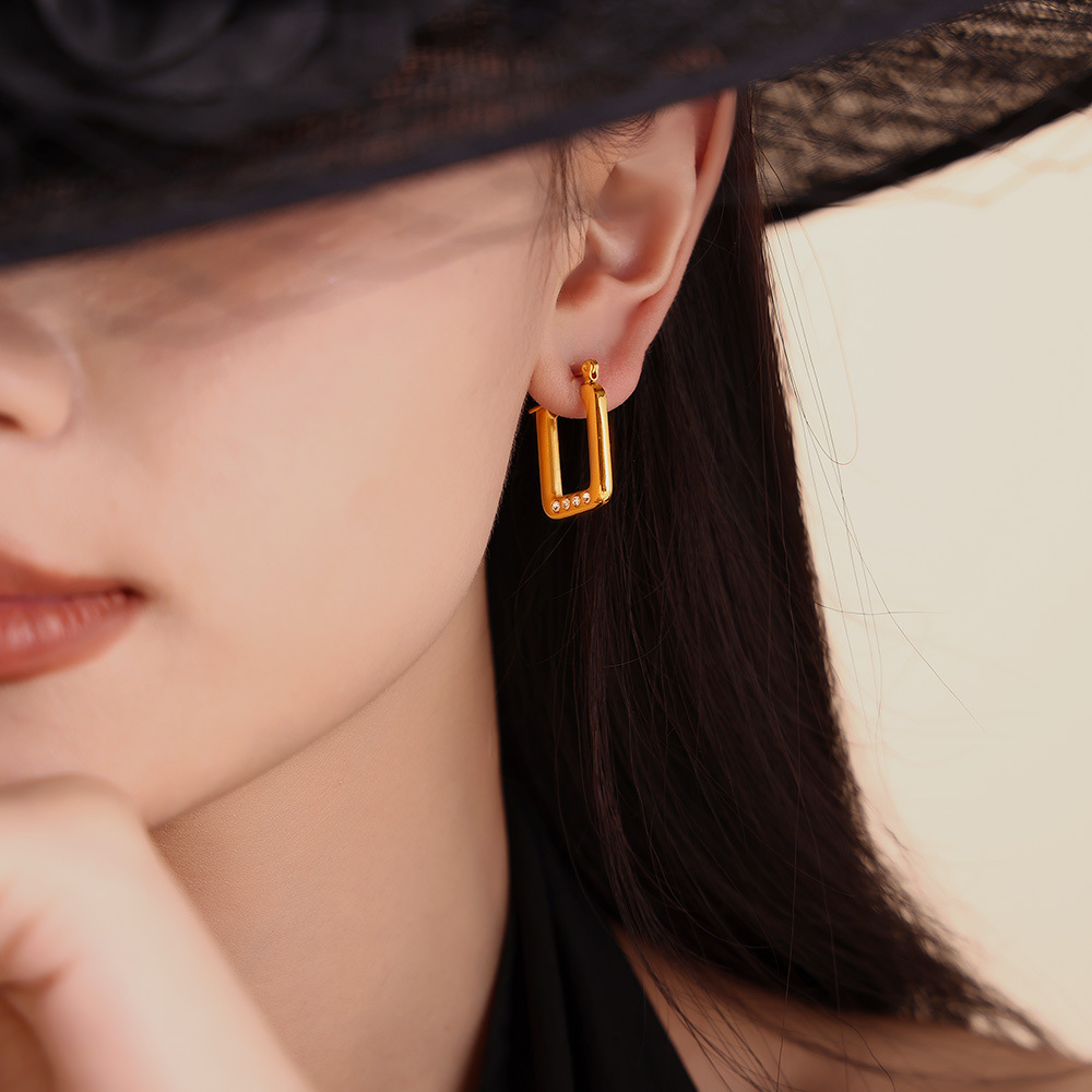 Rectangular elegant fashionable geometric earrings with zircon