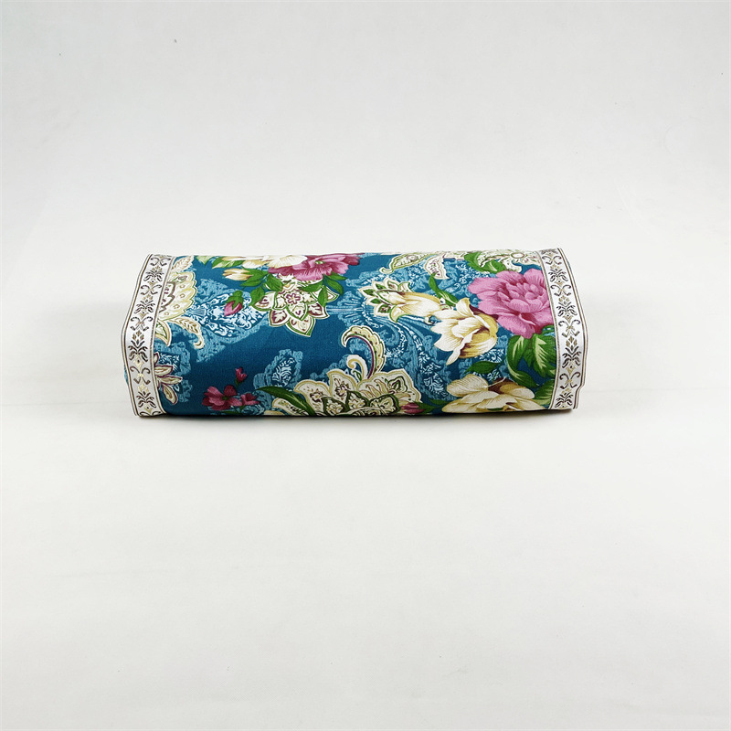 수백 송이의 꽃이 피어난다