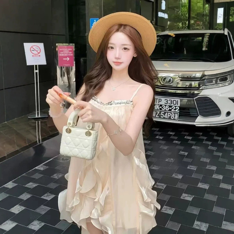 2026 New Style French Gentle and Elegant Ladylike Sequined Ruffle Strap Dress, Beautiful Loose-Fitting Slimming Short Dress
