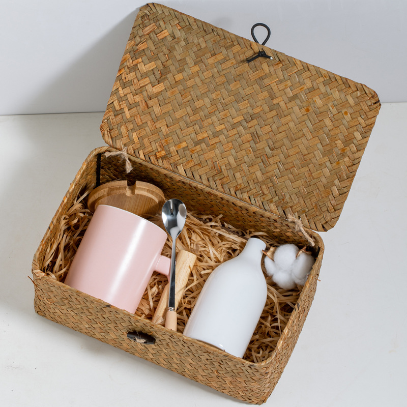 Un juego de polvo de taza de mango de madera