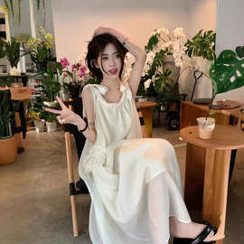 2024新款显瘦米白色中长款吊带连衣裙女装chic做旧工艺甜美收腰