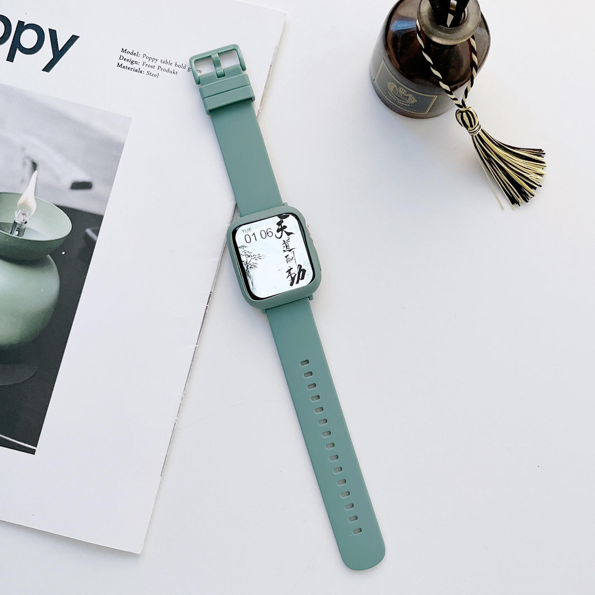 Pine green strap+case
