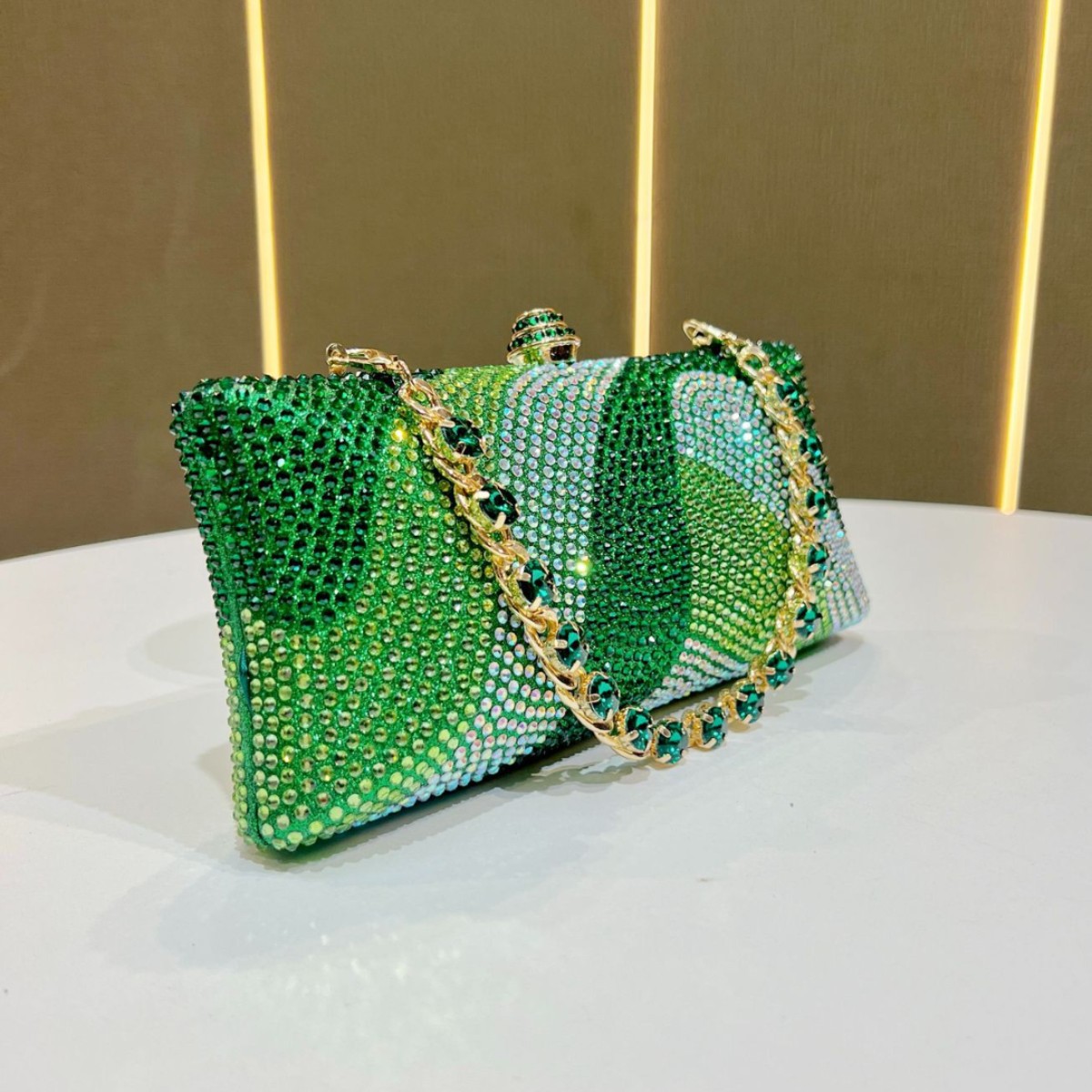 Neue luxuriöse Damen-Abendtasche mit Strassbesatz, komplett mit Diamanten besetzt, ideal für Hochzeiten, Brautjungfernpartys und andere festliche Anlässe._voghion.com