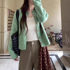 2025新款早秋季绿色软糯针织衫上衣女韩系宽松慵懒风毛衣开衫外套