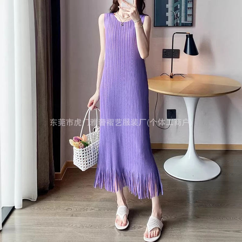 Minimalist Style Pleated Dress 2026 Summer New Fashion Versatile Slim Fit Sleeveless Long Dress with Tassels