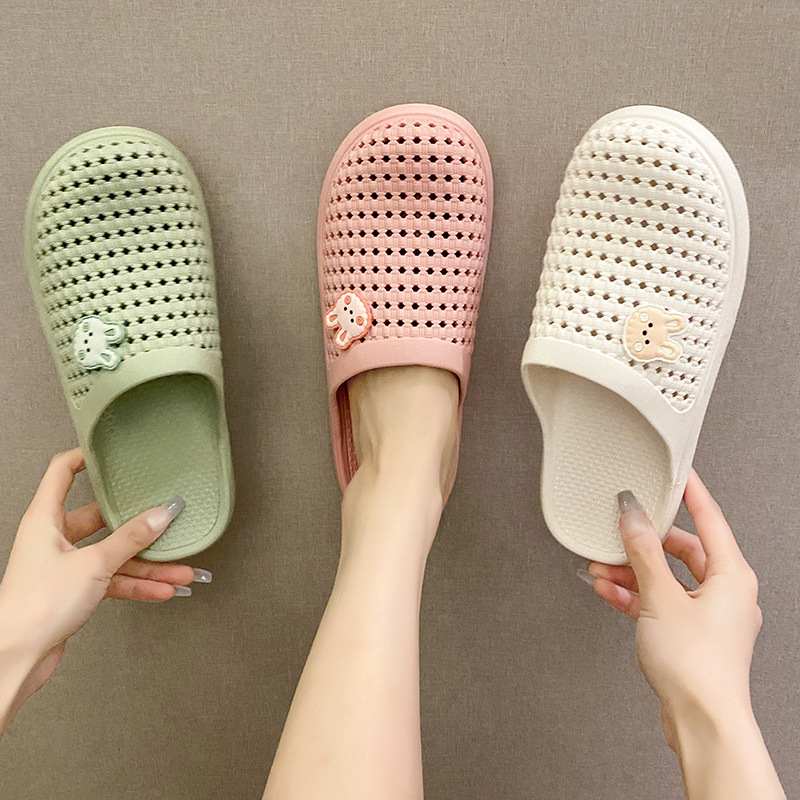 2025 nuevas sandalias y pantuflas para mujer, zapatos de playa vacíos, zapatos con agujeros, zapatillas de casa transpirables de fondo plano de moda y cómodas