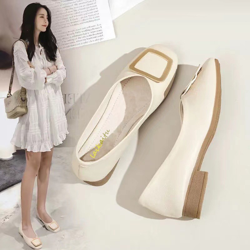 2026 verano nuevo estilo coreano de cabeza cuadrada botón simple zapatos de piel suave zapatos de piel suave simple zapatos de cuero de talón grueso zapatos de talón corto