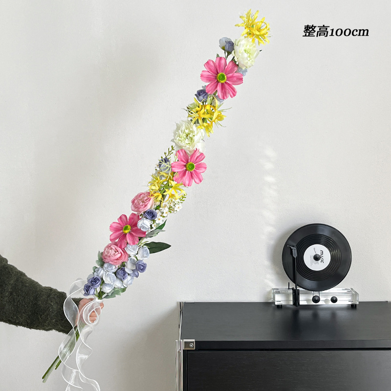 1m 반대편의 꽃 게상 꽃 페르시아 새 꽃다발