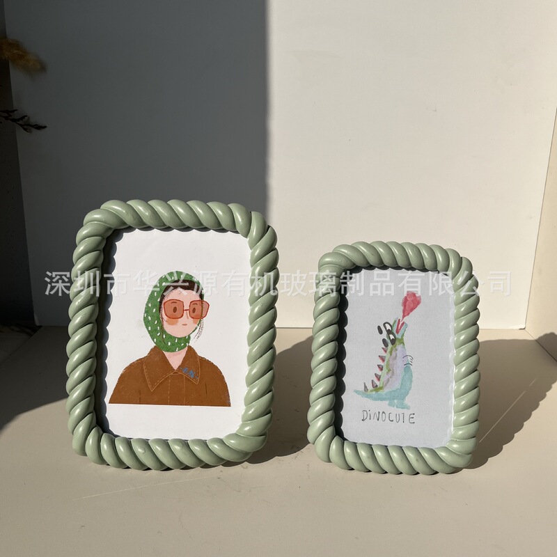 Resin Photo Frame with Braided Border 6/ 7inch Desktop Photo Frame with Cute Wavy Border Design Home Decoration Ornament Resin Photo Frame with Braided Border 6/ 7inch Desktop Photo Frame with Cute Wavy Border Design Home Decoration Ornament