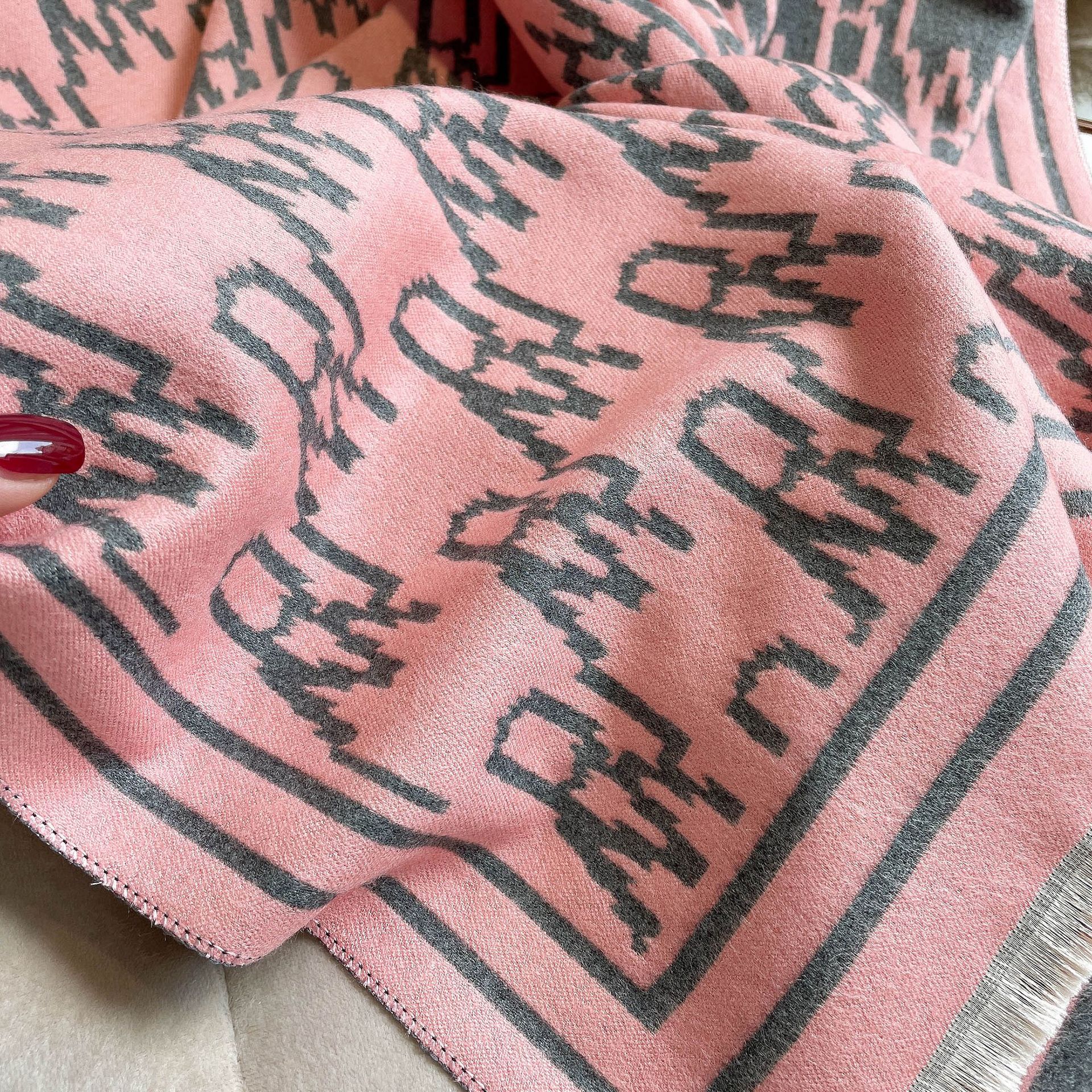 Modischer Schal Aus Kunstkaschmir Für Damen Mit Buchstaben_voghion.com