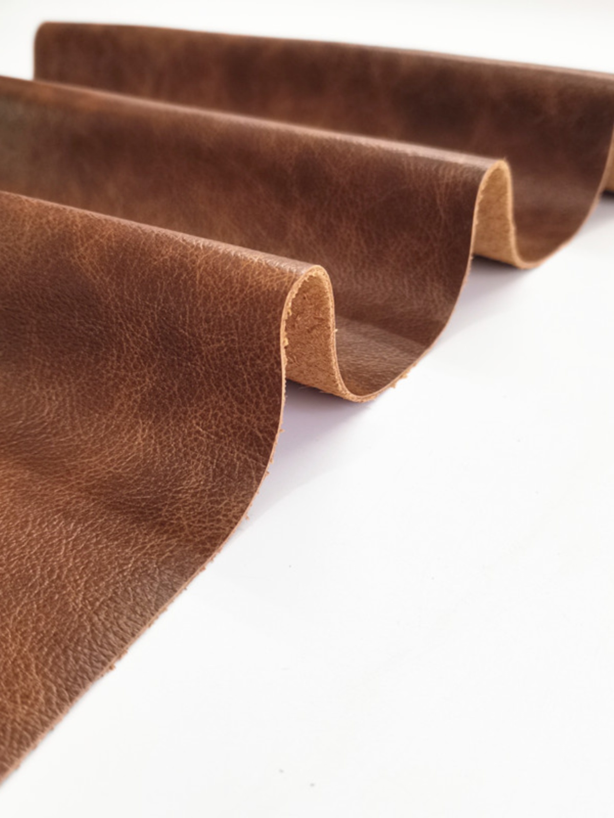 头层牛皮皮料红棕色蜡变油蜡皮沙发皮床头欧式座椅皮整张牛皮