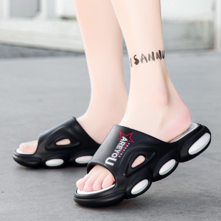 2025 new men's slippers sandals on the excrement feeling thick-soled outdoor beach shoes summer trendy men's college students Senior high school slippers