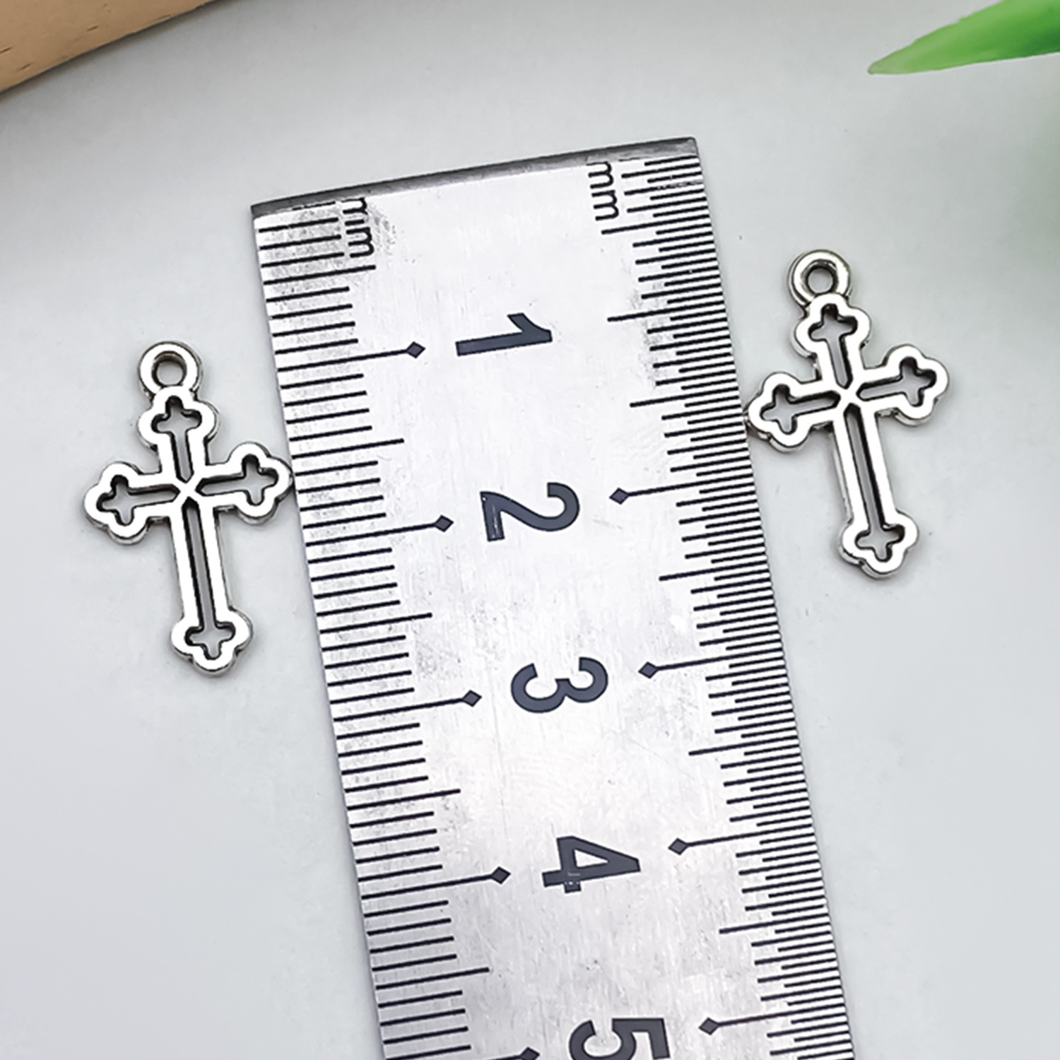 1 ancient silver hollow cross 12x19mm-0.5g-18755