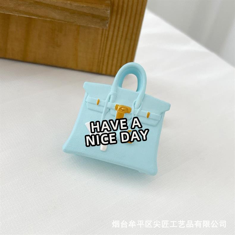 Popular car air freshener, realistic replica of trendy bags and shoes, car air vent decoration, diffuser stone, simple and high-end
