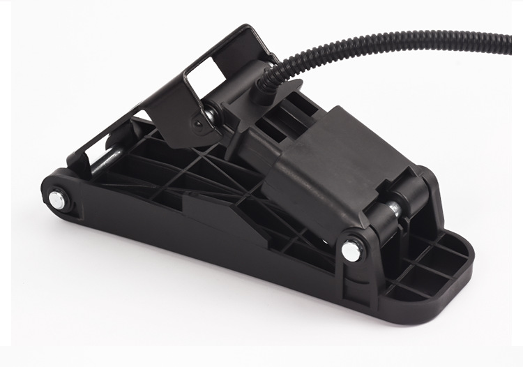 Tourist electric vehicle accelerator pedal, three-wheeler and four-wheeler modified carpet-type universal electronic control pedal accessories