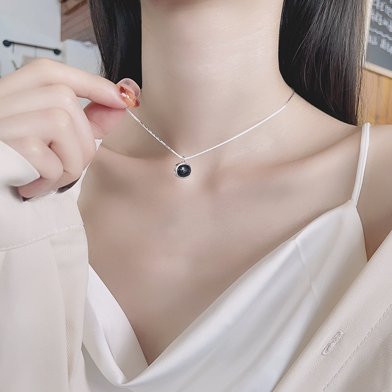black agate trend necklace