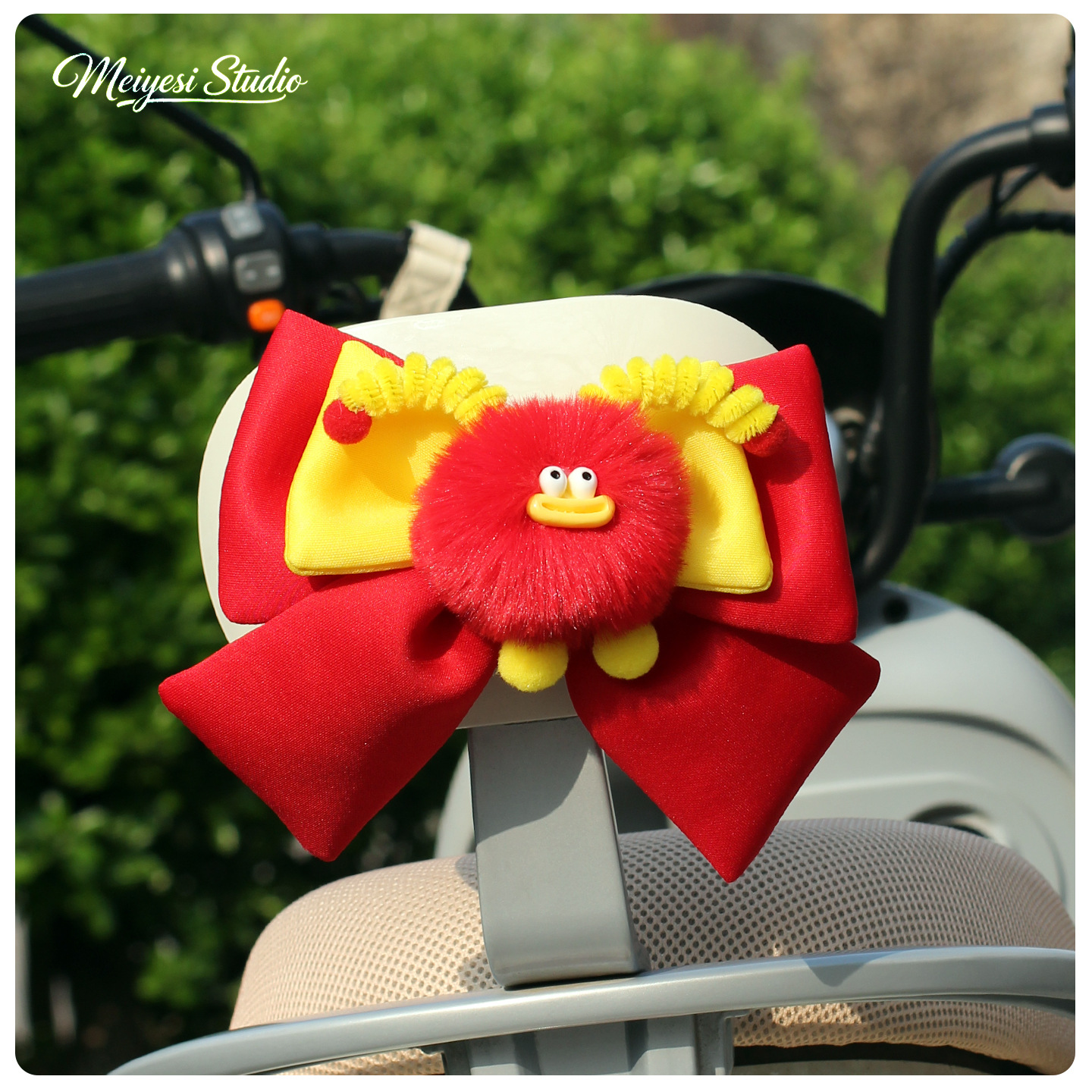 Vehículo eléctrico, decoración del asiento trasero de la cabeza de la motocicleta, arco pequeño trenzado, monstruo, decoración del asiento trasero del vehículo eléctrico, pegatinas traseras