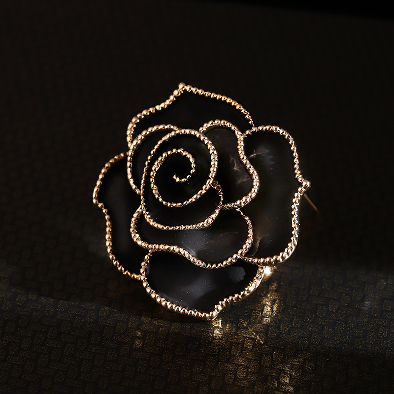 Spilla camelia elegante da donna accessorio vintage raffinato_voghion.com