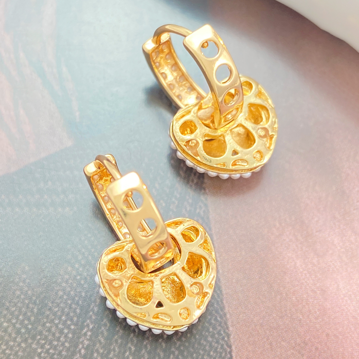 Alloy Material 1 Pair Elegant Retro Heart Shape Plating Inlay Alloy Artificial Pearls Earrings