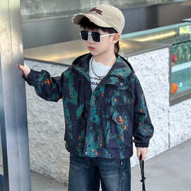 男童外套春秋季迷彩连帽2025潮流帅气新款中小童潮牌宽松冲锋衣