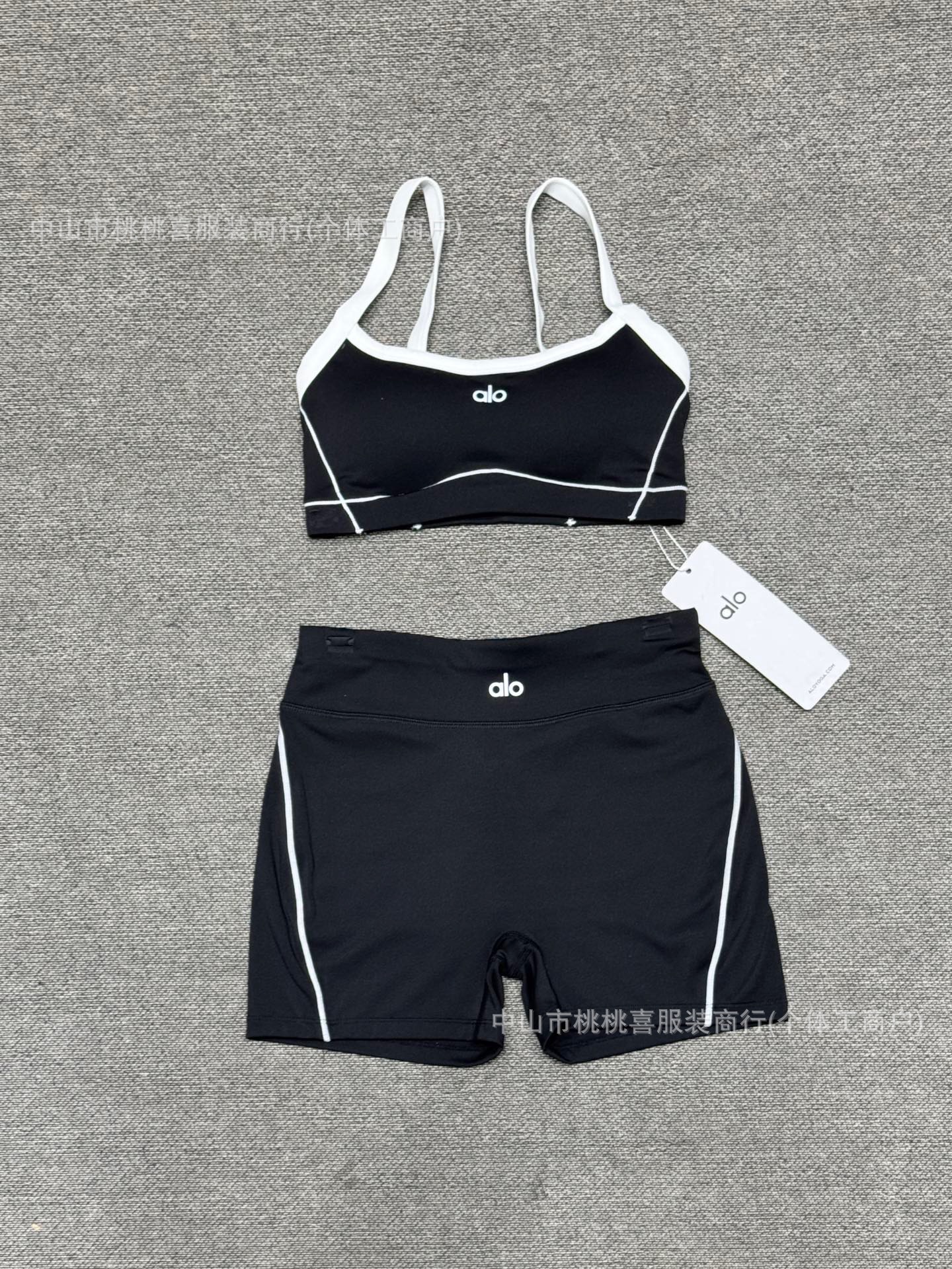 Inventario desnudo de alta elasticidad yoga conjunto de sujetadores de cintura de elevación de cadera línea de acondicionamiento de forma pantalones cortos de ejercicio al aire libre para mujeres