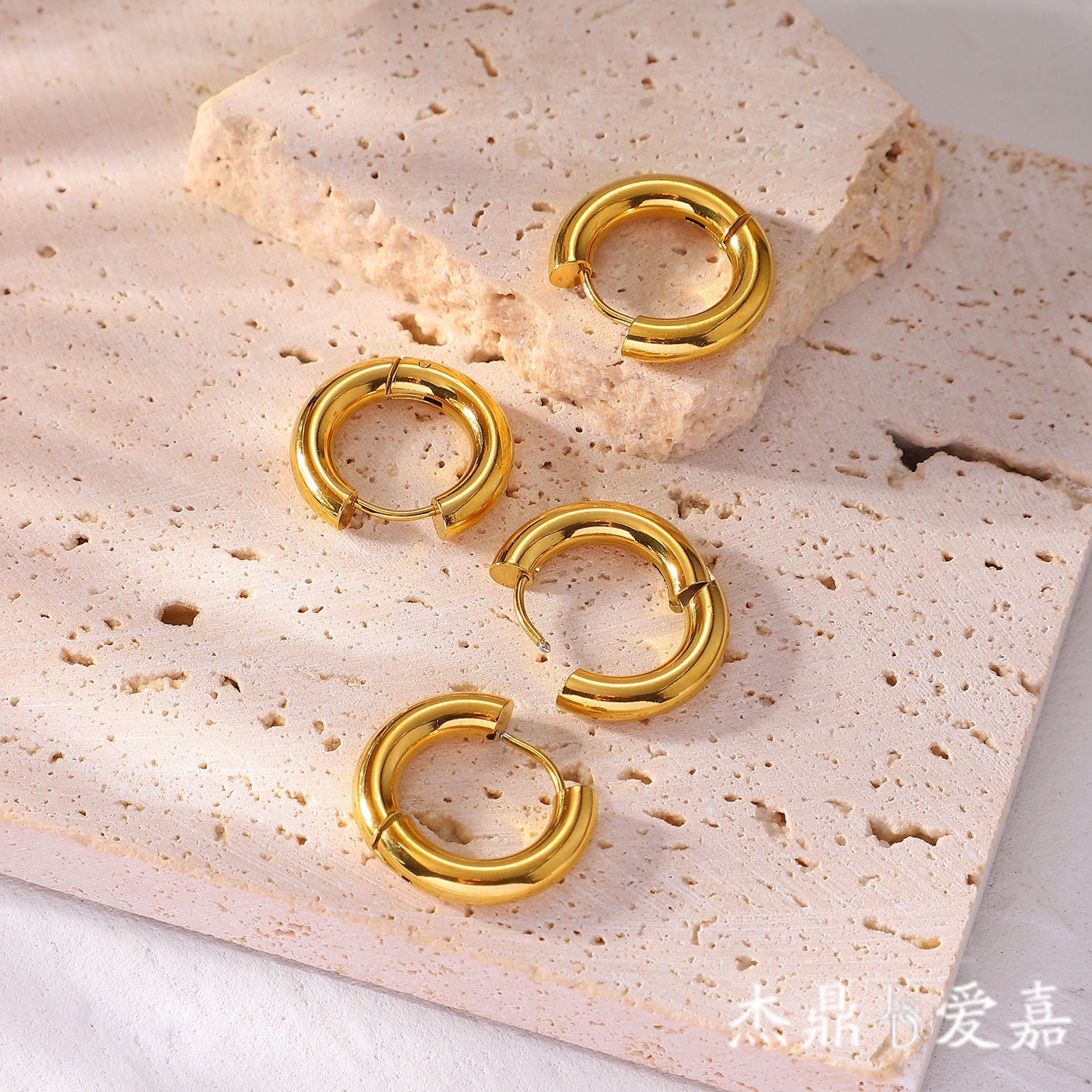 Europa y América INS Internet celebridad estilo pendientes 4mm de espesor 12mm de diámetro interior clásico anillo de acero inoxidable pendientes de la joyería de las mujeres
