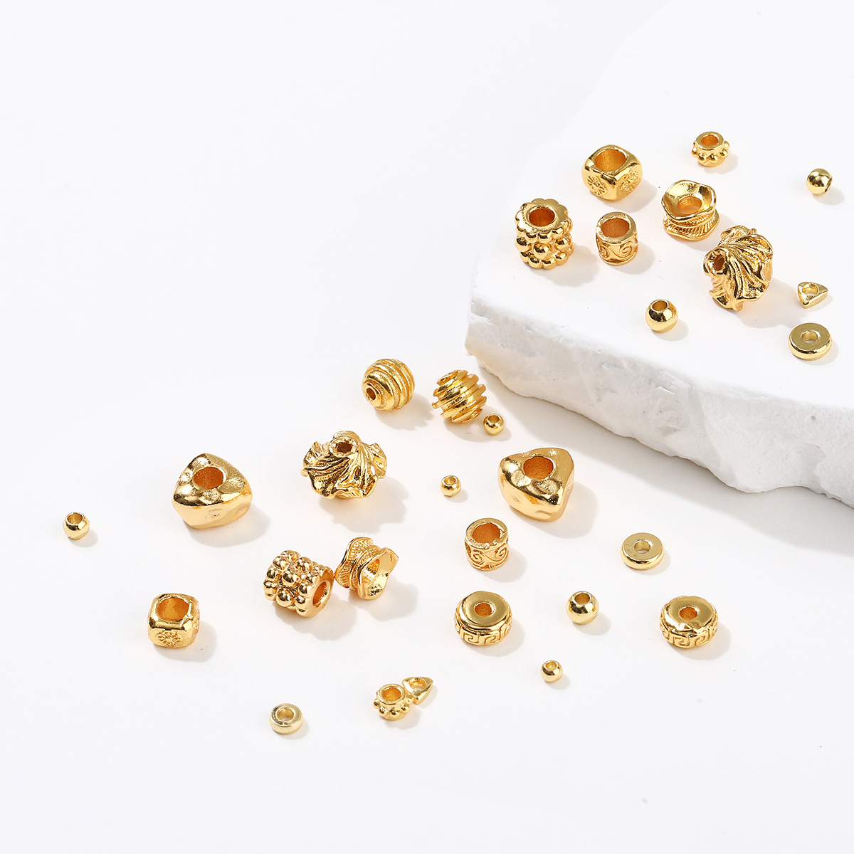 クリスタルメッキK金丸玉 高色保持銅メッキ18K金位置決めビーズ 手作りDIYアクセサリー ブレスレットアクセサリー